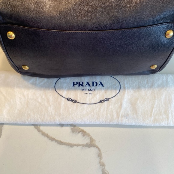 Authentic Prada handbag - Picture 8 of 9